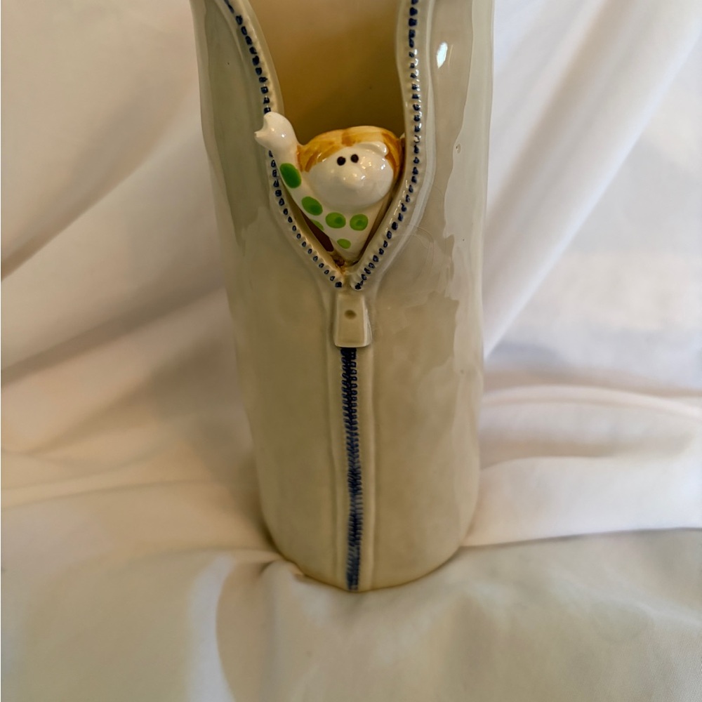 Fitz & Floyd Vintage 1970s Ceramic "Zipper" Vase ~ Peek-A-Boo Character